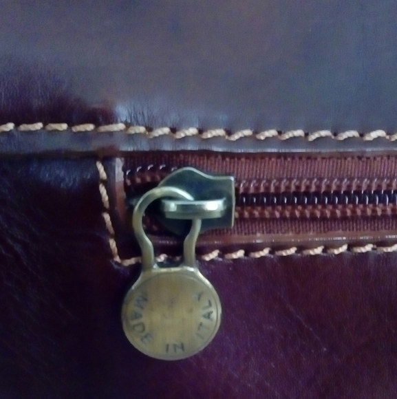 🎉🎉HP💃💃Piké Leather Shoulder Bag 👜 - Picture 4 of 14